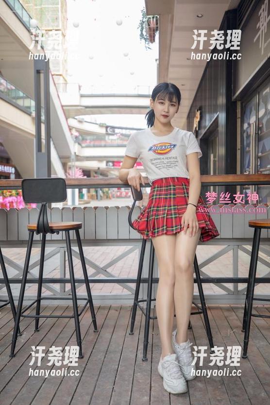 梦丝女神 - 夏季高清写真里的苏柔：满天的美丽和一丝嫉妒！
