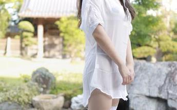 模范学院 – 这张能做封面！南晓梦小姐姐的白丝照，原图里那种轻盈感，八成穿了天空才成的！