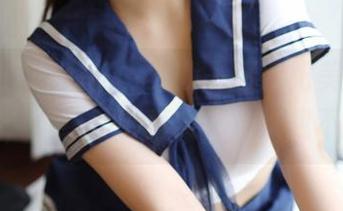 模范学院 – 拜托，给我一张欧阳美萱的泳装美图，壁纸不够真实，这次我不嫌多！