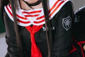打开图包，樱井小莜的透明女仆又让我领教了一下什么叫做“我们懂两回事”。