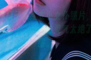看完河豚抚子的红衣小女仆照片，我都想问她要签名了，cos的灵气太绝了——美图。