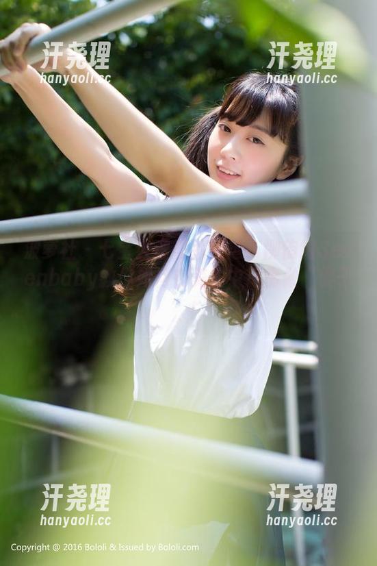 波萝社 - 七宝大理旅拍精选：柳侑绮Sevenbaby教你如何在美景中尽情做“傻子”！