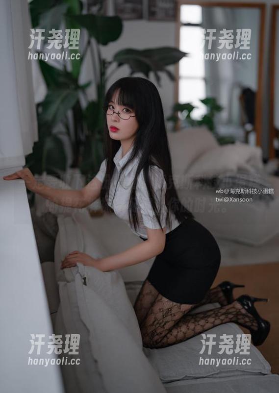 一定要收下这份福利，海克斯科技小蛋糕的提花裤袜，配得上你的时光。