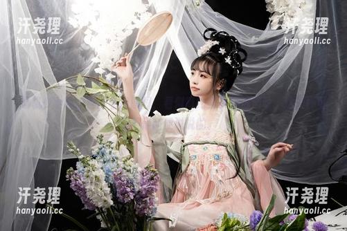 爆机少女喵小吉的私房原图，看似简约其实暗流涌动，这绮怀可不是随便说说的。