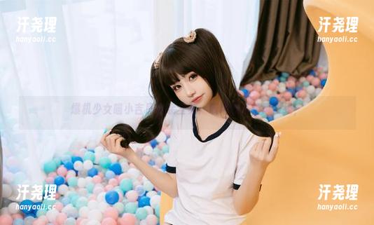 爆机少女喵小吉职业装全集：职场的奇葩风景线；