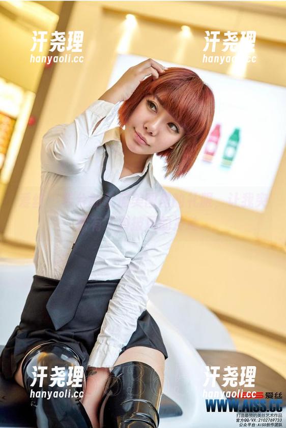 爱丝 - 若兮的私房美图里的礼服，让我突然有了对披风的冲动...