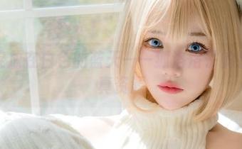 性感绽放在白色的蓝天——狐洛洛子的护士写真资源