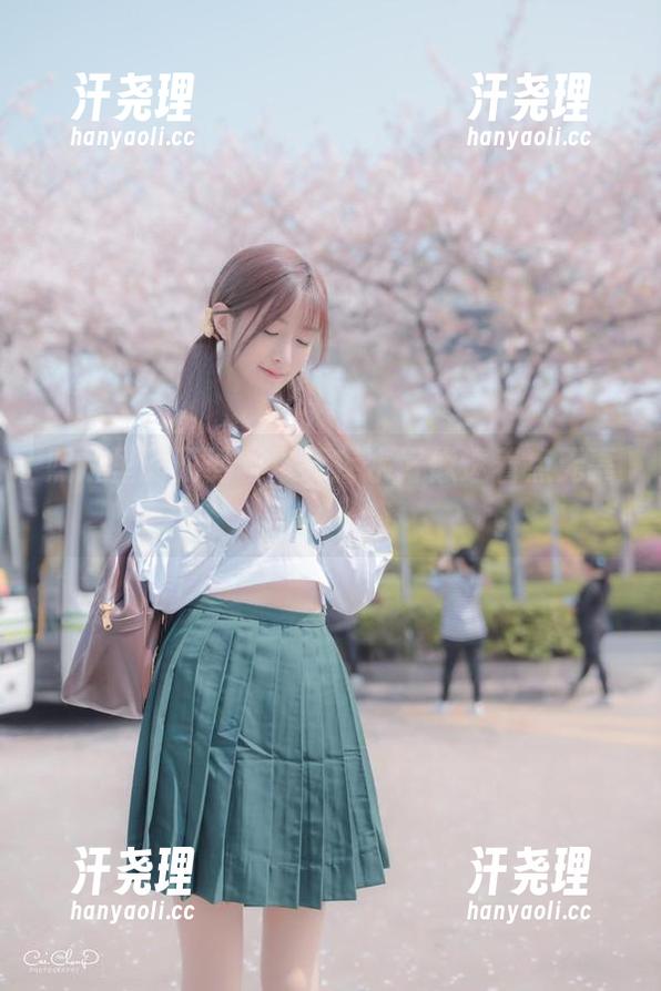 照片里的王羽杉，死库水好像透着点无辜？