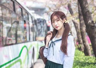 透纱白裙·王羽杉：在模糊边缘游荡的美感