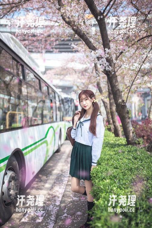 透纱白裙·王羽杉：在模糊边缘游荡的美感