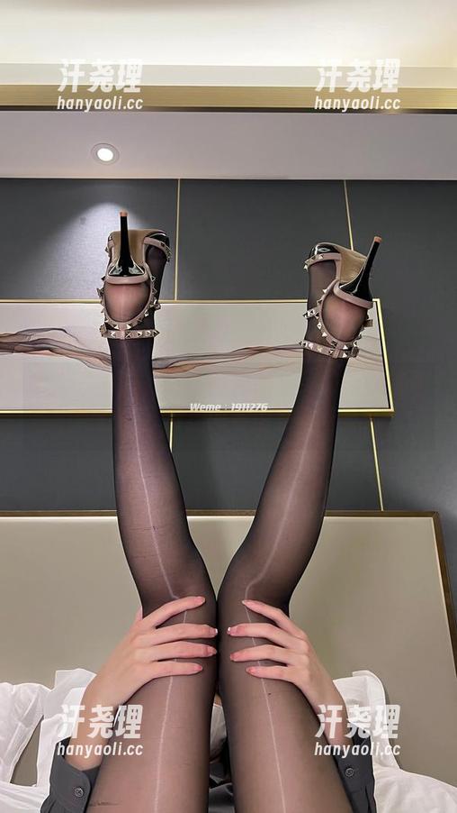微密圈 - 白龙猫女的作品集：被蟒蛇缠住的丝袜，反正闲着也是闲着嘛！