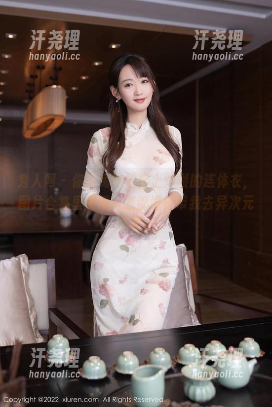 秀人网 - 你的兔妹妹穿上炸裂的连体衣，图片合集里随便一张都好像带我去异次元玩耍。
