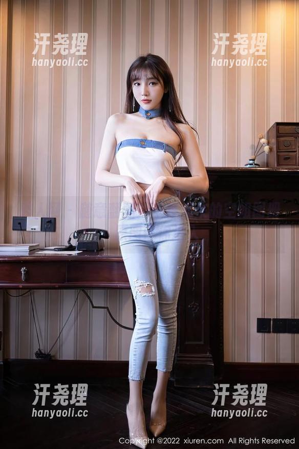 秀人网 - 随意翻翻！千夜未来的空姐图册，原图带你进入
