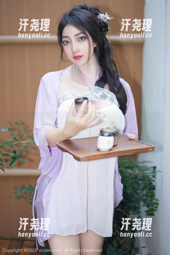 秀人网 - 转眼一瞥，唐安诺短裤写真合集里的细节捉摸不透