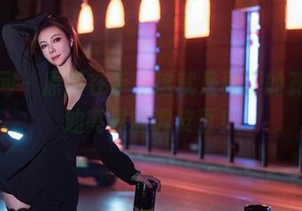 秀人网 – 原图在手，这就是真正的孔一红油亮界的调皮豆！