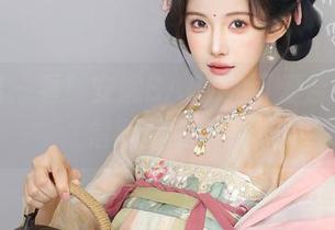 秀人网 – 看！安妮BABY的可爱合集，日常版壁纸小偷