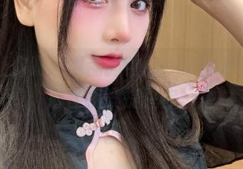 免费让你眼花缭乱的秋山AkI豹纹写真，别怪我没提醒你。