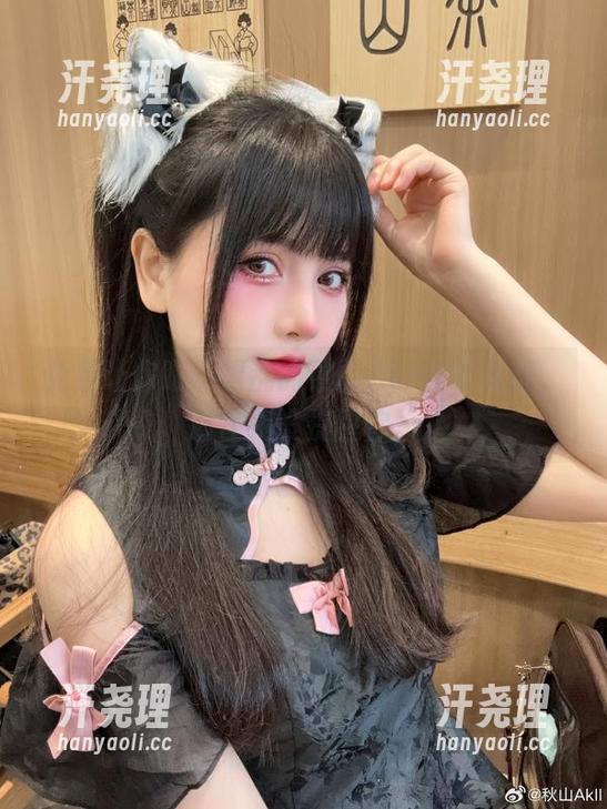 免费让你眼花缭乱的秋山AkI豹纹写真，别怪我没提醒你。