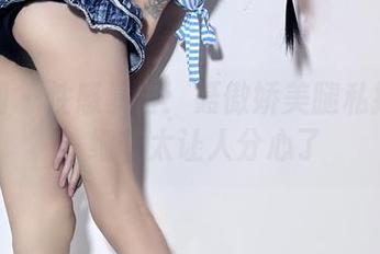 微密圈 – 性感暴击：聂傲娇美腿私拍原图，细节太让人分心了