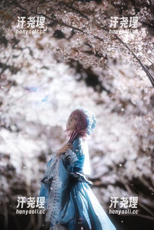 花柒Hana 集合花柒Hana唐可可打歌服的原图,哈哈,这种服装搭配,眼泪往外流!