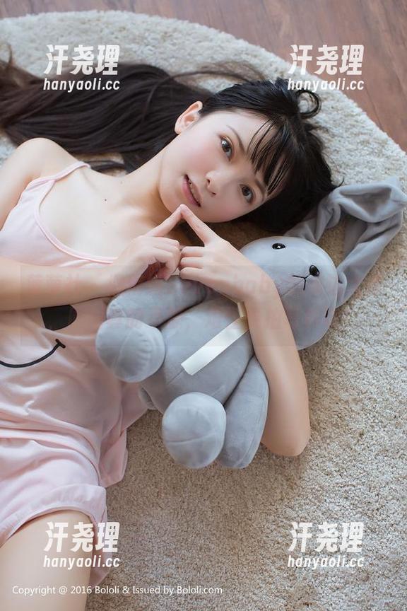 菠萝社 - 柳侑绮Sevenbaby的海边大作，原图真的不赖，难怪要拍写真吧？
