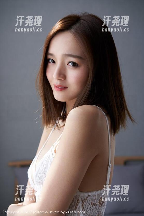 蜜桃社 - 缇娜美Tinamivs棉袜：我的好奇心被这简单的一对勾住了