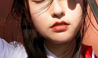 蜜桃社 – 更新！小萌美Moemi穿着皮衣，秒变疯狂摇滚女孩