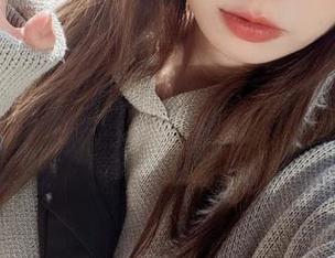 夏季制服不是裙子，是闪月半的在线美图，打开就想住进她的衣柜！