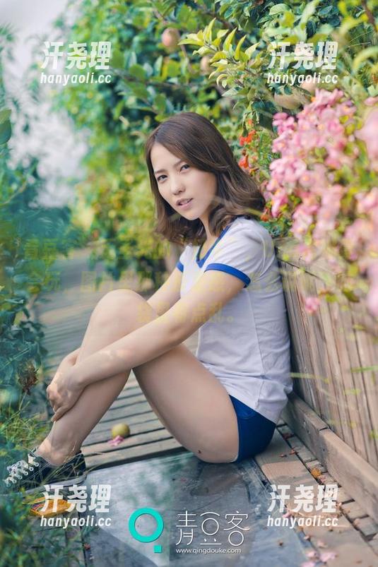 青豆客 - 无圣光的“奶牛”，Una尤娜真会玩，图片里那种反差感，怎么说呢，脑袋里有点乱。