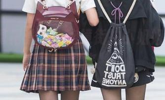 制服包臀裙景献，魔镜街拍小姐姐HD合集归来